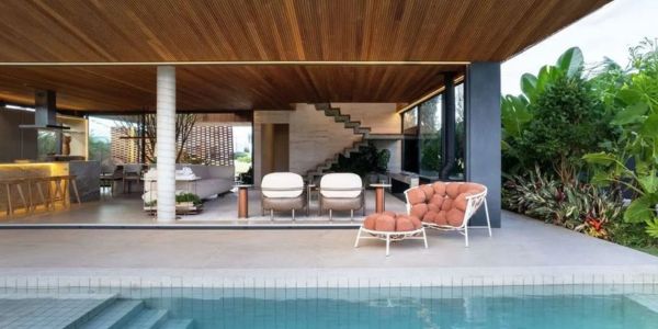 Indoor-Outdoor Flow Renovations in Algarve.